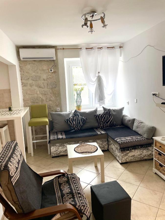 Appartamento Cozy Little House Cattaro Esterno foto
