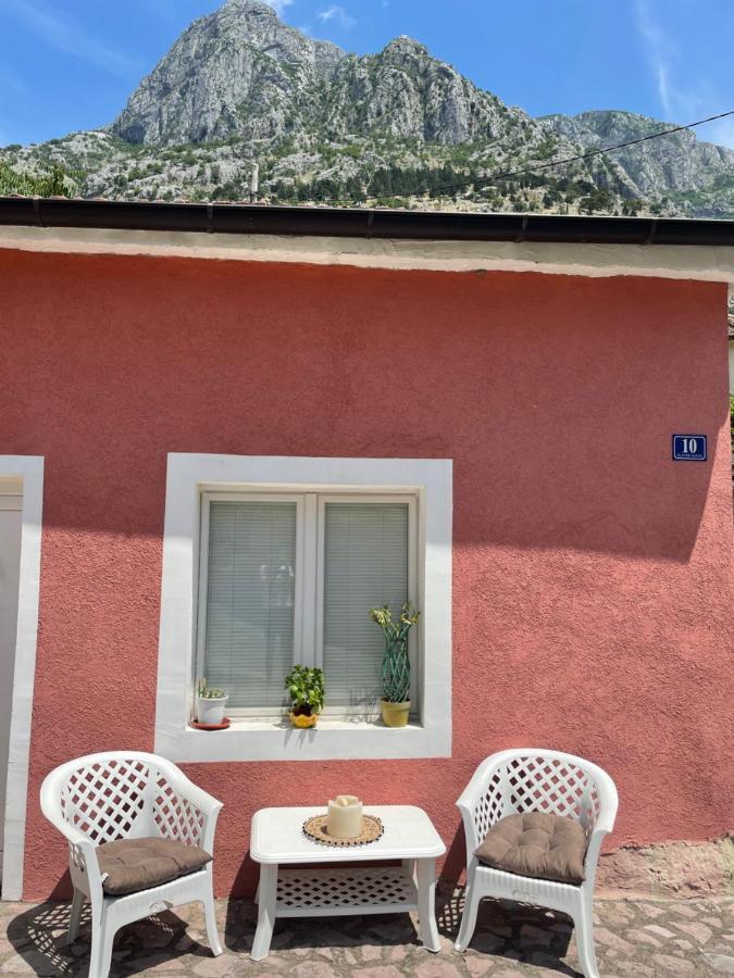 Appartamento Cozy Little House Cattaro Esterno foto